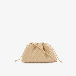 Маленькая кожаная клатч Cloud Pouch Intrecciato Bottega Veneta, цвет porridge r04083015 | porridge