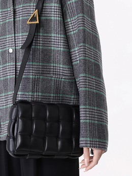 Сумка Bottega Veneta Padded Cassette Bag Black/Gold, черный 591970 vcqr1 8425 | black
