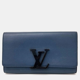 Louis Vuitton Blue Leather Capucines Clutch 1007587
