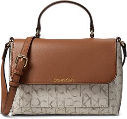 Сумка кросс-боди Calvin Klein Odette Signature Crossbody, цвет Vanillailla/Khaki/Caramel 9970971 | vanillailla/khaki/caramel