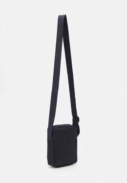 Сумка через плечо VERTICAL CAMERA BAG UNISEX Lacoste, темно-синий la254h04k-k11 | abimes
