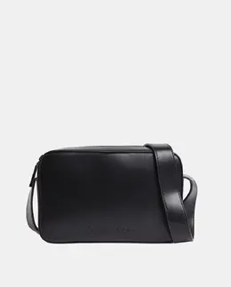 Сумка через плечо с логотипом спереди и застежкой-молнией Calvin Klein, черный 8720639577880 | negro
