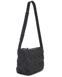 Сумка Medium Hobo Diagonal Intreccio Taurillon Bottega Veneta, цвет Shadow & Silver bott-my229 | shadow & silver
