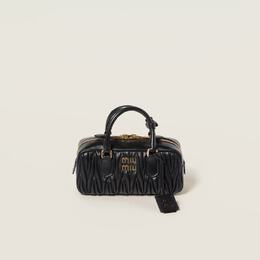 Сумка Arcadia из стеганой кожи наппа Miu Miu, черный 5bb142_an88_f0002_v_oon | noir