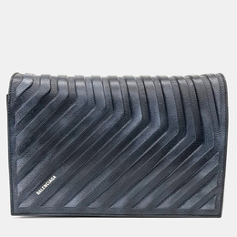 Balenciaga Black Leather Balenciaga Crossbody bag 1079989