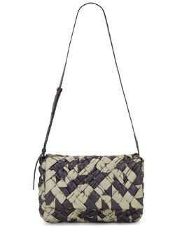 Сумка-мессенджер Rumple Intreccio 3.0 Traffic Tape Bottega Veneta, цвет Travertine & Fondant bott-my222 | travertine & fondant
