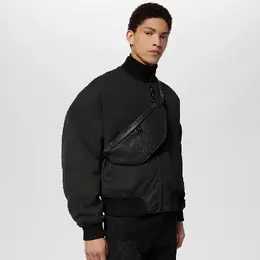 Сумка Louis Vuitton Discovery PM, черный m46036