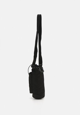 Сумка через плечо CLUB HYDRATION CARRIER UNISEX Nike, черный ni154s001-q11 | black/black/white