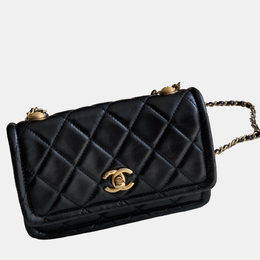Chanel Black Shiny Lambskin Flap Clutch With Chain 1131852
