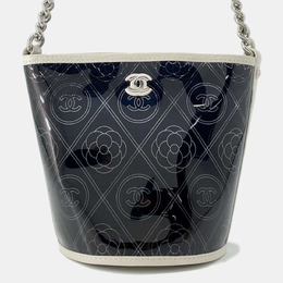 Chanel Cc Logo Camellia Plastics Black/White Plastics Leather Bucket Bag 1140514