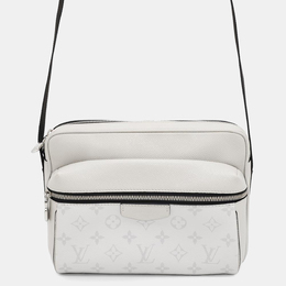 Louis Vuitton Blanc Monogram Taiga Leather Outdoor Messenger Bag 1153933