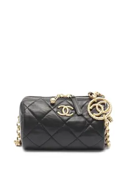Chanel 2021 diamond-quilted mini bag 30092255