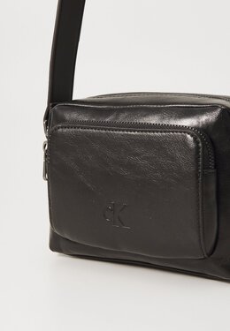 Сумка через плечо TUMBLED CAMERA BAG Calvin Klein, черный c1852h0b8-q11 | black
