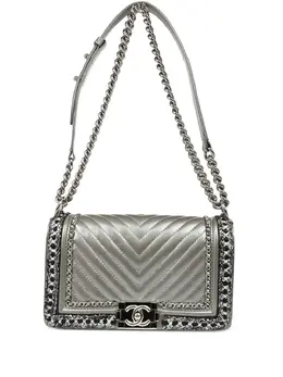 Chanel 2017 medium Boy shoulder bag 30092619
