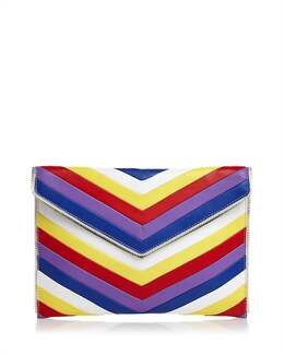 Клатч из стеганой кожи с шевронным узором Leo в радужном цвете Rebecca Minkoff, цвет rainbow 7803851571260 | rainbow