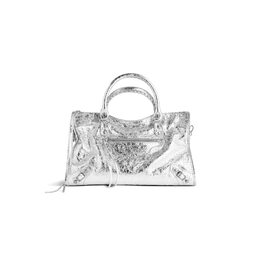Сумка Le City Medium, металлизированная Balenciaga, серебряный 7977862aa9r8122 | серебро