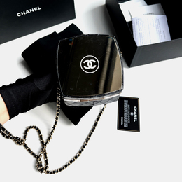 Chanel Black Lambskin Mirror Finish Box Chain Shoulder Bag 1143476