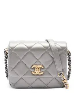 Chanel 2021 quilted leather shoulder bag 30454989