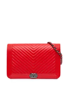 Chanel 2017-2018 Chevron Calfskin Boy Wallet On Chain crossbody bag 30905690