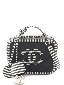 Chanel 2019 CC Filigree stripes shoulder bag 30969239