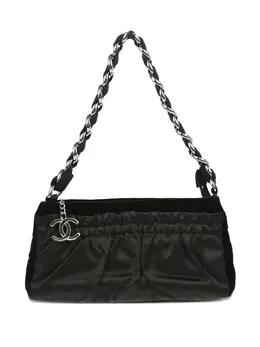Chanel 2005 small logo-charm shoulder bag 30993464