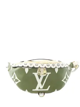 Louis Vuitton 2019 Monogram Giant Bumbag belt bag 31303649