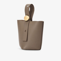 Сумка-ведро Loewe Pebble маленькая кожаная, коричневый r04489876 | taupe