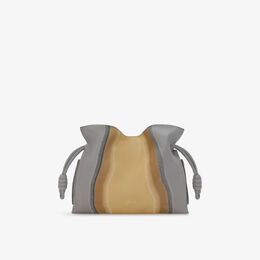 Клатч-сумка Flamenco Loewe из кожи, мультиколор r04489869 | sparkling grey/btr