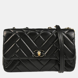 Chanel Straight Flap Black Lambskin Shoulder Bag 1186629
