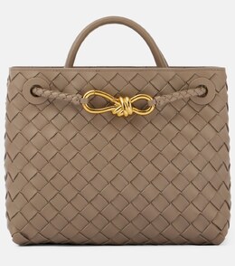 Andiamo Small Intrecciato кожаная сумка-тоут Bottega Veneta, Limestone-M B-Limest p01054763 | limestone-m b-limest