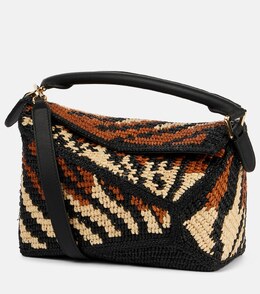 Paula's Ibiza Puzzle Edge маленькая плечевая сумка Loewe, Black/Honey Gold p01056195 | black/honey gold