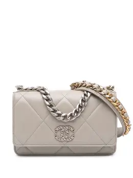 Chanel 2021-2025 Quilted Lambskin 19 Wallet on Chain satchel 31721132