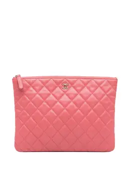 Chanel 2018 Medium Quilted Caviar O Case clutch bag 31767544