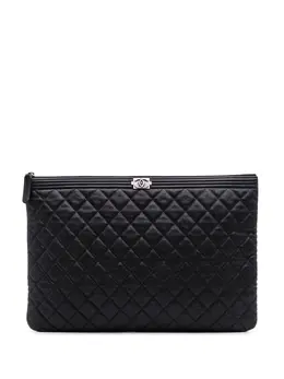 Chanel 2016-2017 Large Quilted Caviar Boy O Case clutch bag 31785835