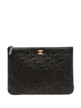 Chanel 2018 Medium Quilted Caviar O Case clutch bag 31858782