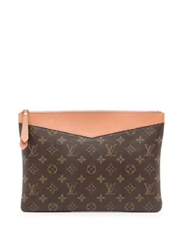 Louis Vuitton 2017 Monogram Daily Pouch clutch bag 31857078