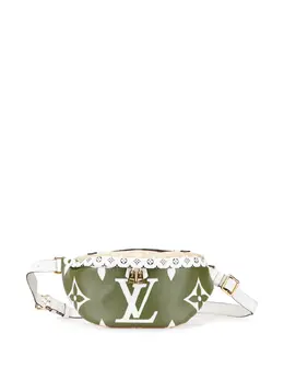 Louis Vuitton 2019 Monogram Giant Bumbag belt bag 31900607