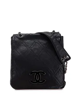 Chanel 2005-2006 Large Calfskin Diamond Stitch crossbody bag 31902895