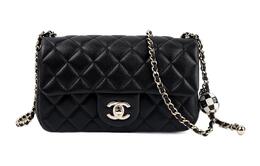 Chanel Сумка через плечо Classic Flap CF23C из овчины, женская, черная, для ранней весны as1787-b09985-94305