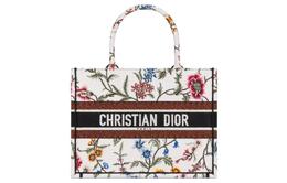 Christian Dior Сумка-шоппер BookTote с вышивкой, женская, белого/разноцветного цвета, среднего размера m1296zeau-m933