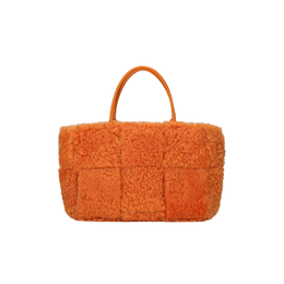 Сумка-тоут Arco среднего размера из овчины Bottega Veneta 609175v13f17513