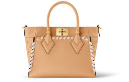 Сумка On My Side Pm Louis Vuitton m21585