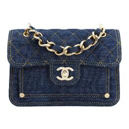 Chanel Маленькая джинсовая сумка-мессенджер синего цвета AS4051 as4051-b10732-nn574
