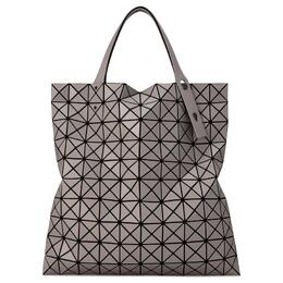 Сумка-шоппер из поливинилхлоридной смолы, женская серая Issey Miyake bb43-ag523-12