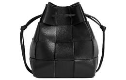 Bottega Veneta Сумка-ведро через плечо, маленькая, Intreccio, черная 680218vcqc48425