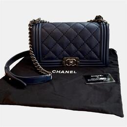 Chanel Boy Medium Navy Blue Leather Shoulder Bag 1209767