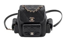 Chanel Маленький рюкзак Duma 23K из зернистой телячьей кожи, черный, AS4399 as4399-b14256-94305