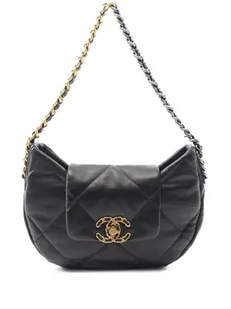 Chanel 2021-2025 Lambskin 19 Chain hobo bag 32090023