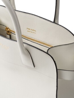 Сумка-тоут Prada среднего размера с логотипом, белый 1bg538vooo2cys | белый