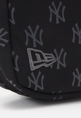 Клубная одежда Mlb New York Yankees Monogram Side Bag Unisex New Era, черный ne342l09e-q11 | black/grey